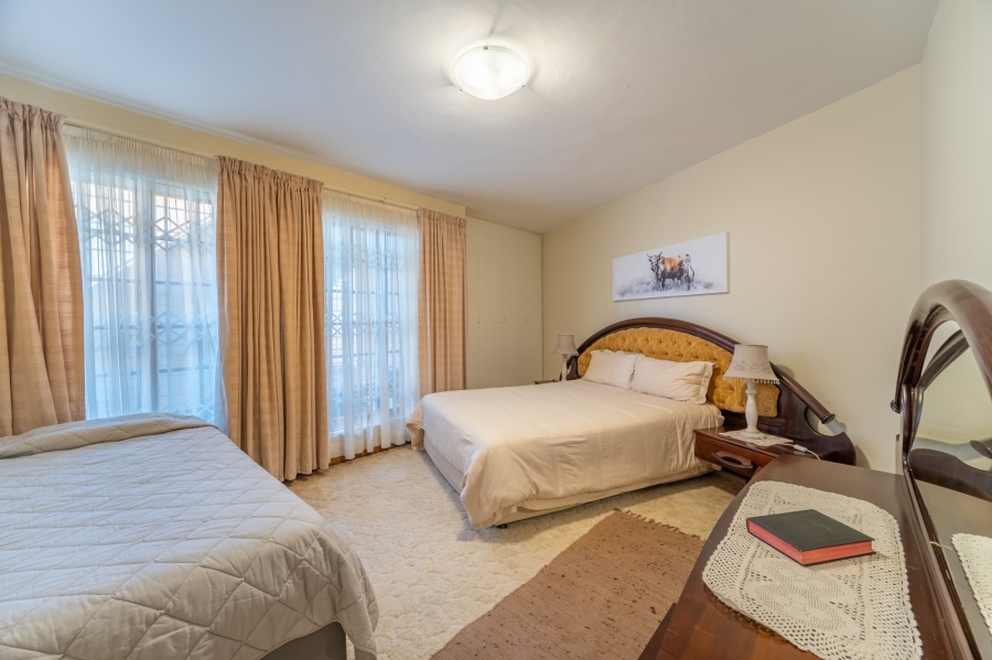 7 Bedroom Property for Sale in Wavecrest Eastern Cape